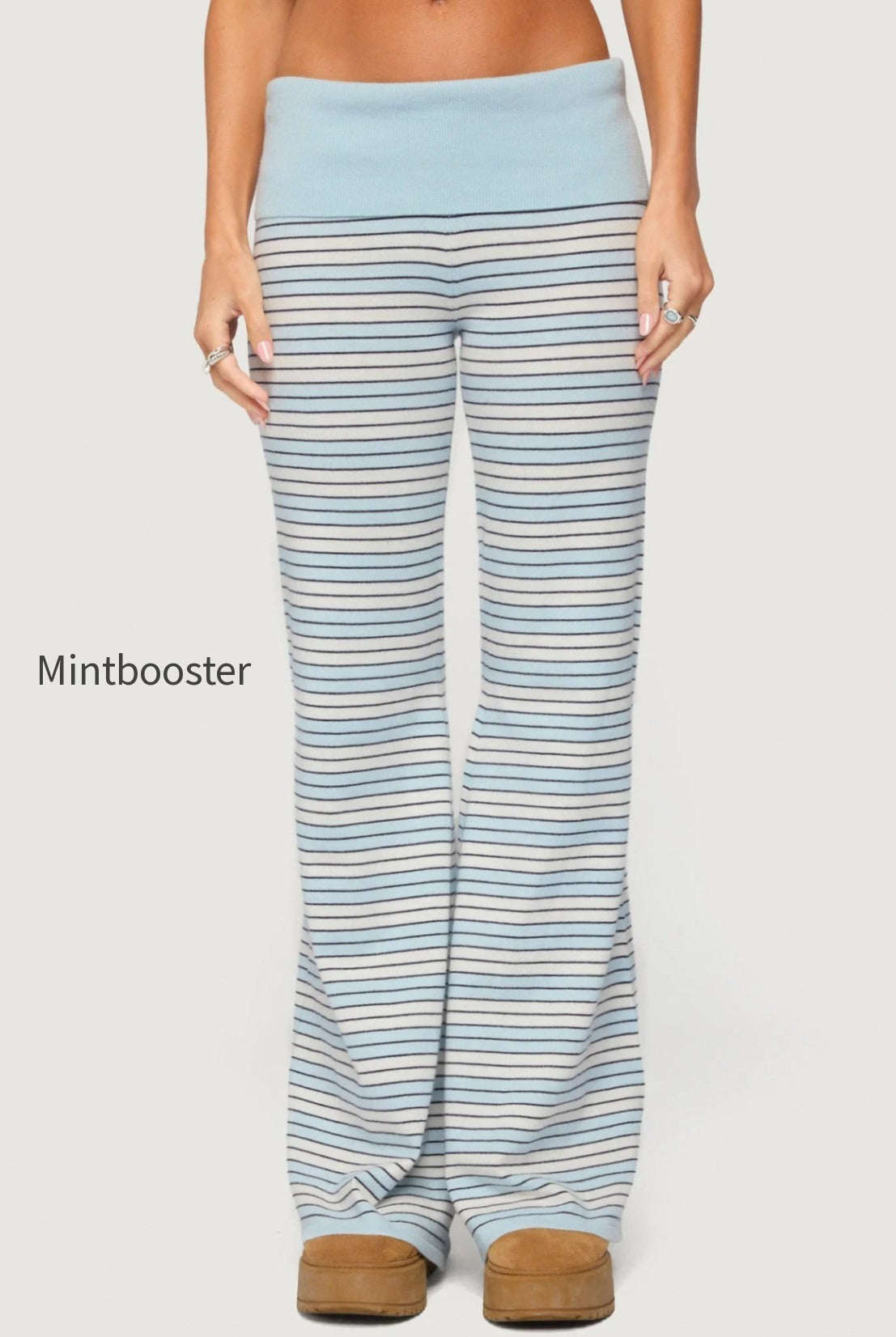 s25435_light-blue-and-cream